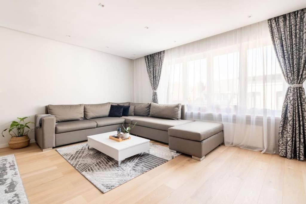 European Heart 2-Bedroom Flat. Bruselas Exterior foto